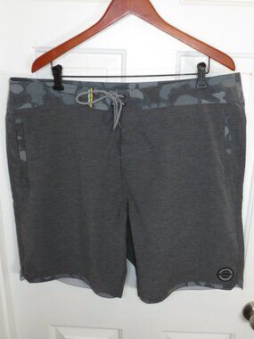 Marsh Wear Ride the Tide Board Swim Shorts Men's Size 40 -9" Inseam Camo Accents